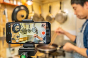 飲食店SNS運用支援　 「投稿」ではなく、「来店導線」を設計します。
